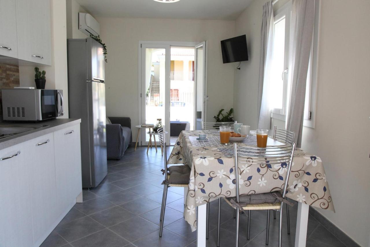 Casa Bianca Marea Leilighet Santa Maria Navarrese Eksteriør bilde